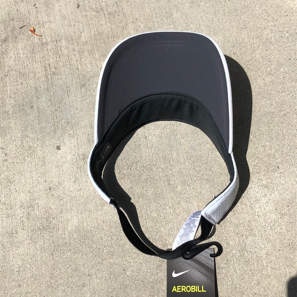 ONE LEFT! Nike Aerobill Women’s Golf Visor NWT!! - Picture 5 of 11